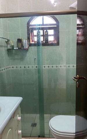 Casa à venda com 164m², 3 quartos e 2 vagas Casa à venda com 164m², 3 quartos e 2 vagasBanheiro
