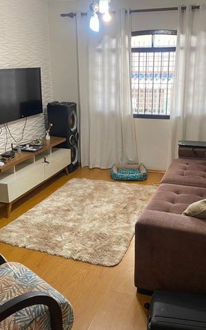 Casa à venda com 164m², 3 quartos e 2 vagas Casa à venda com 164m², 3 quartos e 2 vagasSala