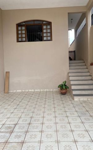 Casa à venda com 164m², 3 quartos e 2 vagas Casa à venda com 164m², 3 quartos e 2 vagasÁrea externa