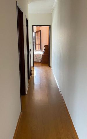 Casa à venda com 164m², 3 quartos e 2 vagas Casa à venda com 164m², 3 quartos e 2 vagasCorredor