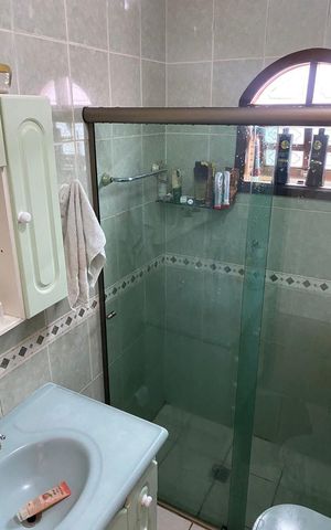 Casa à venda com 164m², 3 quartos e 2 vagas Casa à venda com 164m², 3 quartos e 2 vagasBanheiro