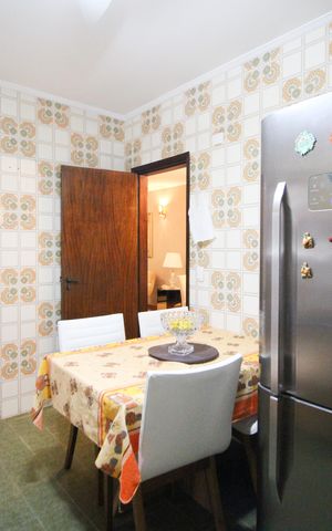 Casa à venda com 206m², 3 quartos e 2 vagas Casa à venda com 206m², 3 quartos e 2 vagasCozinha