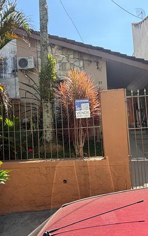 Casa à venda com 162m², 3 quartos e 1 vaga Casa à venda com 162m², 3 quartos e 1 vagaFachada