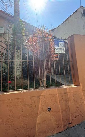 Casa à venda com 162m², 3 quartos e 1 vaga Casa à venda com 162m², 3 quartos e 1 vagaFachada