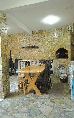 Casa à venda com 162m², 3 quartos e 1 vagaÁrea gourmet 
