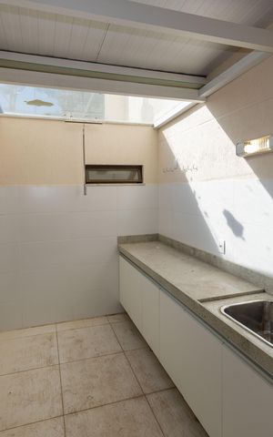 Apartamento à venda com 217m², 3 quartos e 2 vagas Apartamento à venda com 217m², 3 quartos e 2 vagasÁrea de Serviço