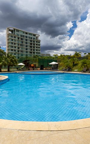 Apartamento à venda com 217m², 3 quartos e 2 vagas Apartamento à venda com 217m², 3 quartos e 2 vagasÁrea comum - Piscina