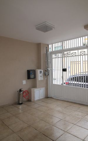 Casa à venda com 200m², 2 quartos e 2 vagasGaragem