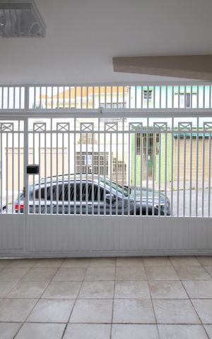 Casa à venda com 200m², 2 quartos e 2 vagasGaragem