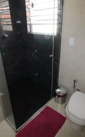 Casa à venda com 200m², 2 quartos e 2 vagasQuarto 1 - Banheiro