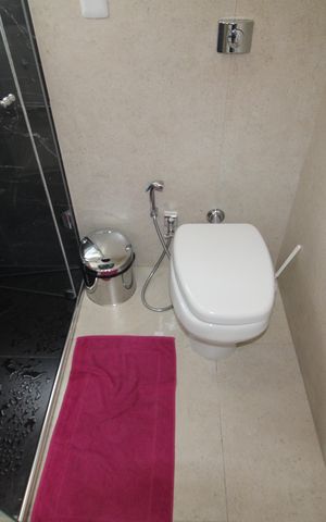 Casa à venda com 200m², 2 quartos e 2 vagasQuarto 1 - Banheiro