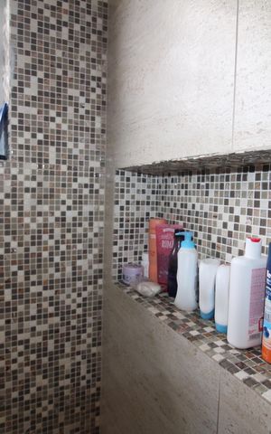 Casa à venda com 200m², 2 quartos e 2 vagasBanheiro