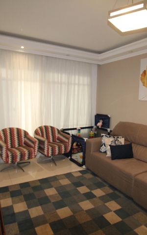 Casa à venda com 200m², 2 quartos e 2 vagasSala