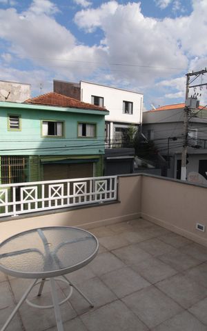 Casa à venda com 200m², 2 quartos e 2 vagasQuarto 2 - Varanda