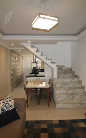 Casa à venda com 200m², 2 quartos e 2 vagasSala