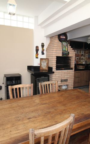 Casa à venda com 200m², 2 quartos e 2 vagasÁrea Comum