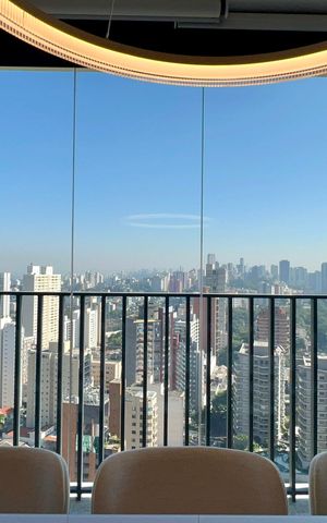 Apartamento à venda com 151m², 2 quartos e 2 vagas Apartamento à venda com 151m², 2 quartos e 2 vagasVaranda
