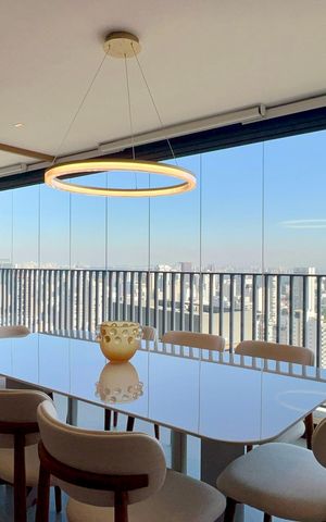 Apartamento à venda com 151m², 2 quartos e 2 vagas Apartamento à venda com 151m², 2 quartos e 2 vagasVaranda