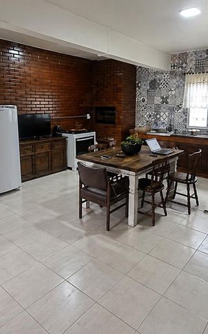 Casa à venda com 127m², 2 quartos e 2 vagas Casa à venda com 127m², 2 quartos e 2 vagasCozinha