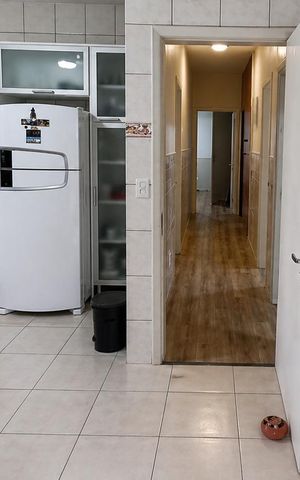 Casa à venda com 127m², 2 quartos e 2 vagas Casa à venda com 127m², 2 quartos e 2 vagasCozinha