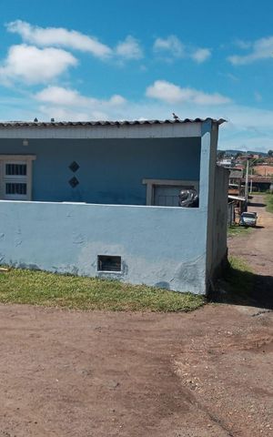 Casa à venda com 70m², 2 quartos e sem vaga Casa à venda com 70m², 2 quartos e sem vagaFachada