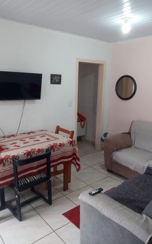 Casa à venda com 70m², 2 quartos e sem vaga Casa à venda com 70m², 2 quartos e sem vagaSala