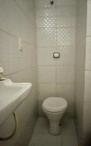Apartamento à venda com 46m², 1 quarto e sem vaga Apartamento à venda com 46m², 1 quarto e sem vagaBanheiro de serviço