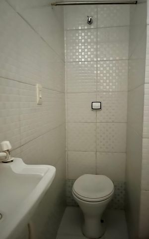 Apartamento à venda com 46m², 1 quarto e sem vaga Apartamento à venda com 46m², 1 quarto e sem vagaBanheiro de serviço