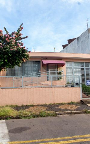 Casa para alugar com 350m², 4 quartos e 1 vagaFACHADA