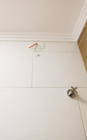 Apartamento à venda com 100m², 2 quartos e 1 vaga Apartamento à venda com 100m², 2 quartos e 1 vagaBanheiro do quarto 1
