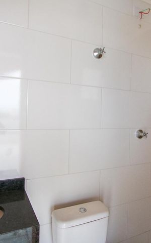Apartamento à venda com 100m², 2 quartos e 1 vaga Apartamento à venda com 100m², 2 quartos e 1 vagaBanheiro social 2