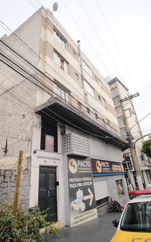 Apartamento para alugar com 75m², 2 quartos e sem vagaFachada