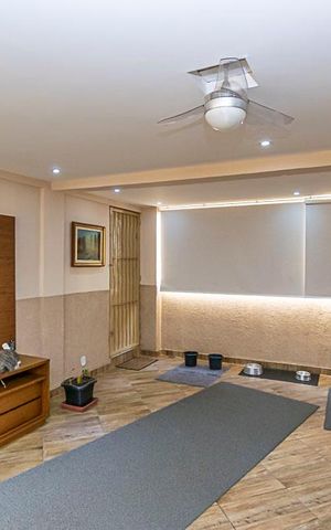 Casa à venda com 250m², 4 quartos e sem vaga Casa à venda com 250m², 4 quartos e sem vagaCasa 2º andar - Sala