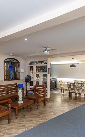 Casa à venda com 250m², 4 quartos e sem vaga Casa à venda com 250m², 4 quartos e sem vagaCasa 2º andar - Sala