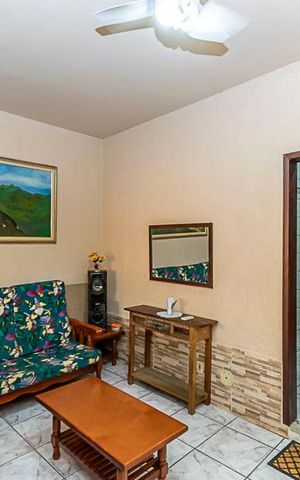 Casa à venda com 250m², 4 quartos e sem vaga Casa à venda com 250m², 4 quartos e sem vagaCasa 1º andar - Sala