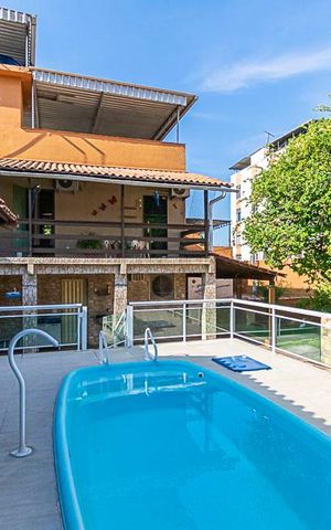 Casa à venda com 250m², 4 quartos e sem vaga Casa à venda com 250m², 4 quartos e sem vagaDeck da piscina