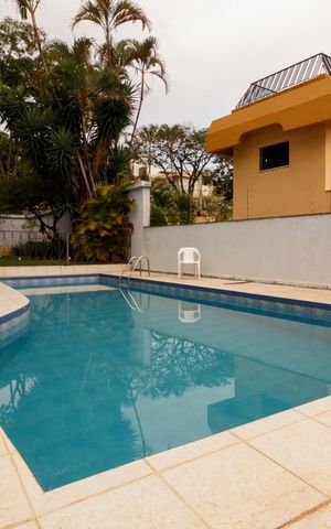Casa para alugar com 560m², 4 quartos e 4 vagas Casa para alugar com 560m², 4 quartos e 4 vagasÁrea externa