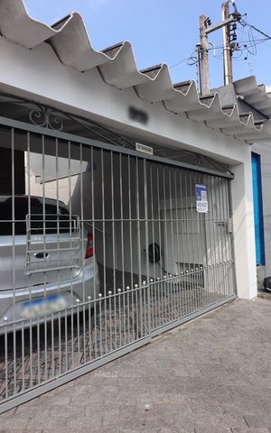 Casa à venda com 112m², 3 quartos e 2 vagasFachada