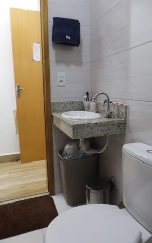 Casa à venda com 99m², 3 quartos e 2 vagasBanheiro da Suíte
