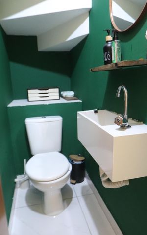 Casa à venda com 99m², 3 quartos e 2 vagasLavabo
