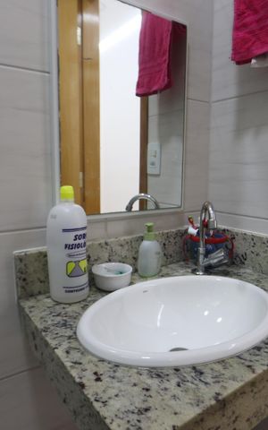 Casa à venda com 99m², 3 quartos e 2 vagasBanheiro Social