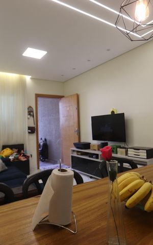 Casa à venda com 99m², 3 quartos e 2 vagasSala