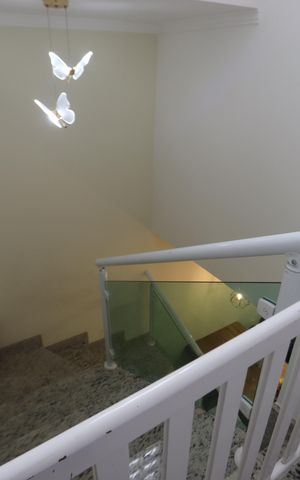 Casa à venda com 99m², 3 quartos e 2 vagasEscadas