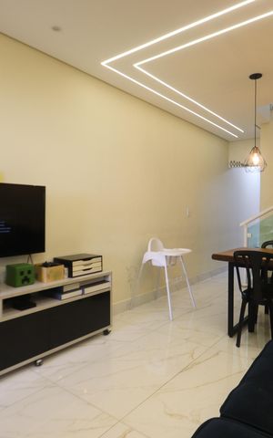 Casa à venda com 99m², 3 quartos e 2 vagasSala