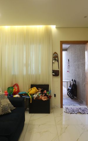 Casa à venda com 99m², 3 quartos e 2 vagasSala