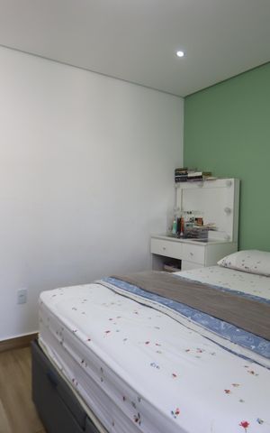 Casa à venda com 99m², 3 quartos e 2 vagasSuíte