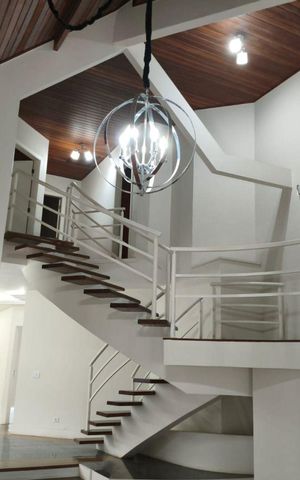 Casa à venda com 321m², 3 quartos e 4 vagas