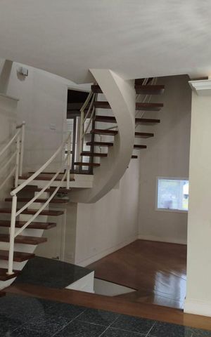 Casa à venda com 321m², 3 quartos e 4 vagas