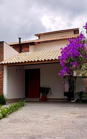 Casa à venda com 317m², 3 quartos e 4 vagas
