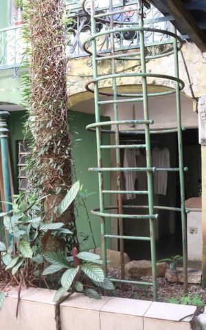 Casa à venda com 250m², 2 quartos e 1 vagaÁrea de Serviço